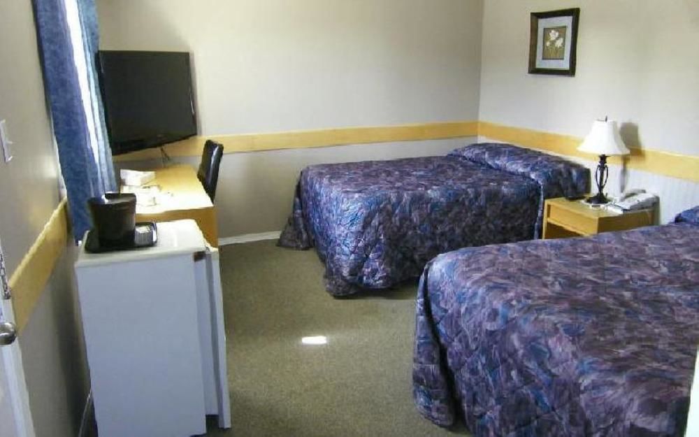 Trans Canada Motel & Restaurant ไดรเดน ภายนอก รูปภาพ